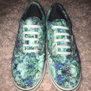 Beautiful “never worn before” Vans